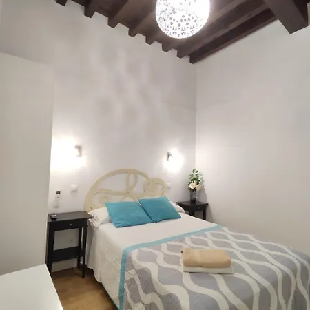 Tres Culturas Апартаменти *